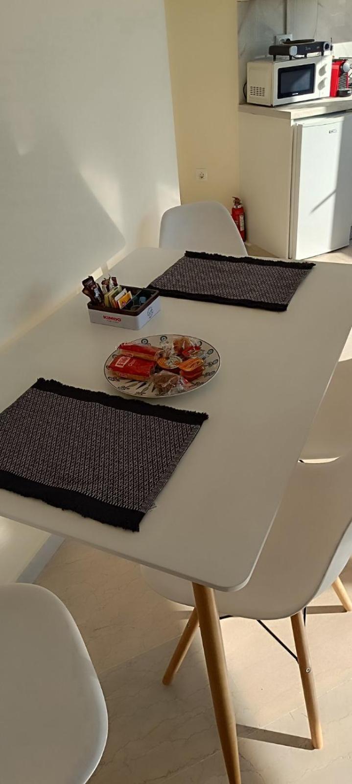 Apartment Experience 1 *